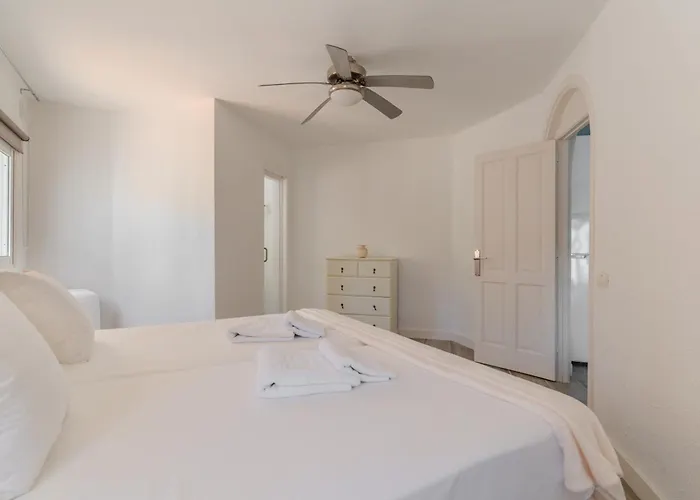 Colinablanca Sunset View By Paramount Holidays * אדחה